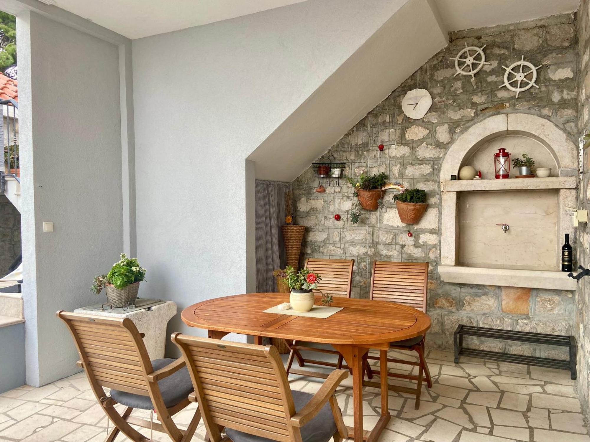 Apartment Simon - Old Stone Charm, Central Bol Life 外观 照片