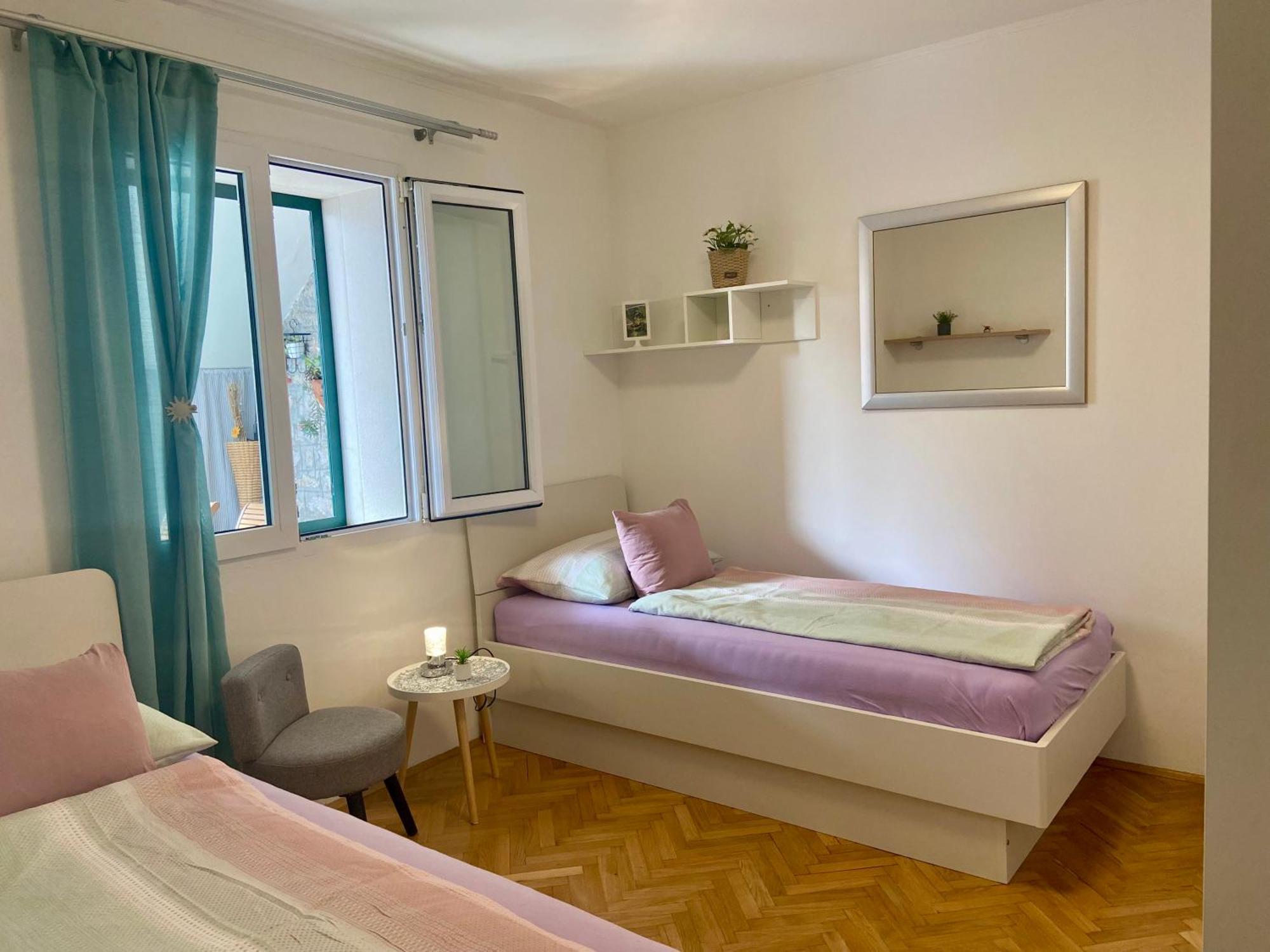 Apartment Simon - Old Stone Charm, Central Bol Life 外观 照片